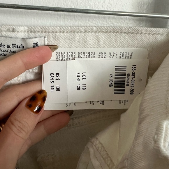 Silver Abercrombie 90’s Relaxed High Rise Jean - never been worn - Picture 5 of 5